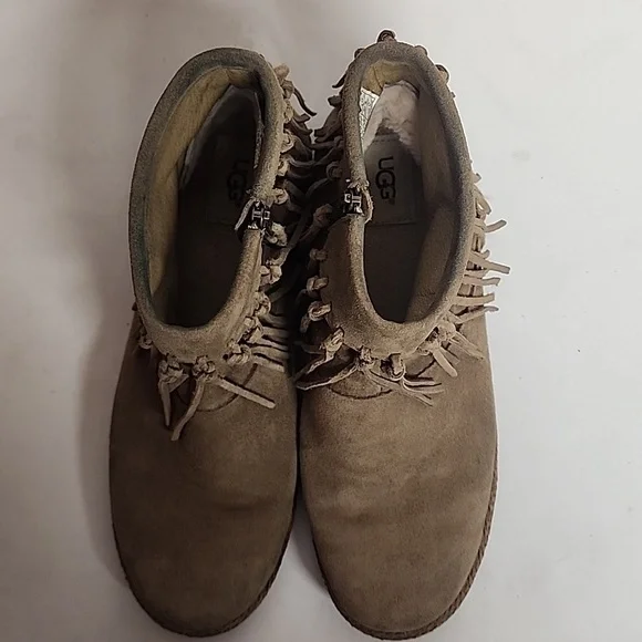 UGG Fringe Suede Moccasins - Sand Size 9.5 - Picture 2 of 10